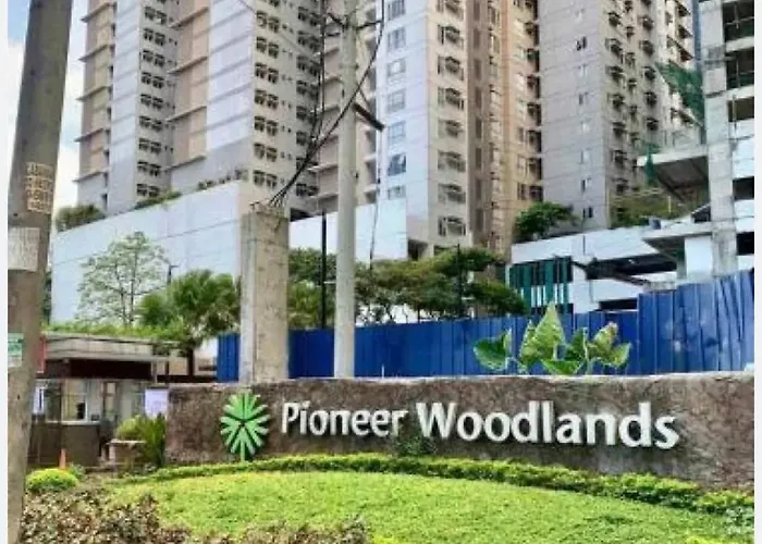 Spacious 2br Unit At Pioneer Woodlands - Mrt Boni Station, Mandaluyong *